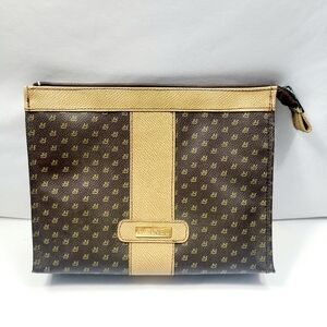 Flouveil Leather Clutch